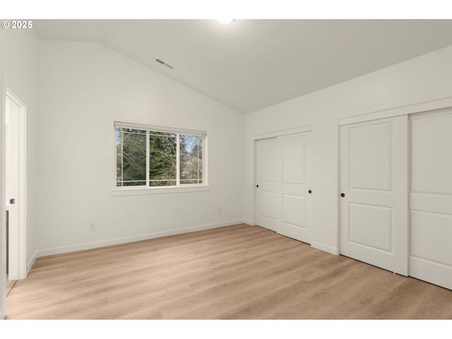 14553 Se RHINE St, Portland, OR 97236