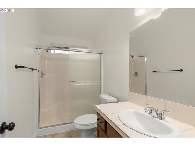 14553 Se RHINE St, Portland, OR 97236