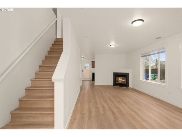 14553 Se RHINE St, Portland, OR 97236