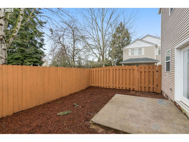 14553 Se RHINE St, Portland, OR 97236