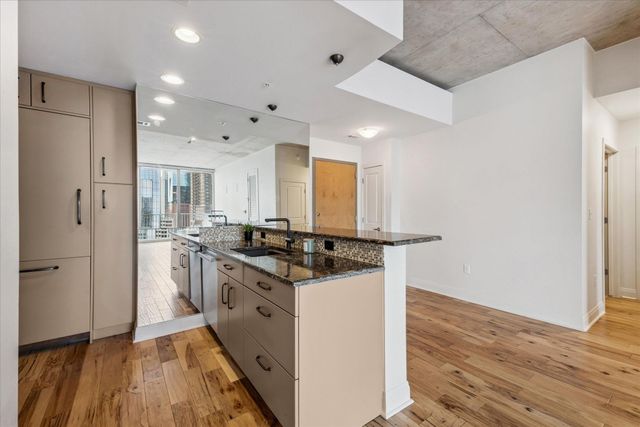 360 Nueces ST 1411, Austin, TX 78701