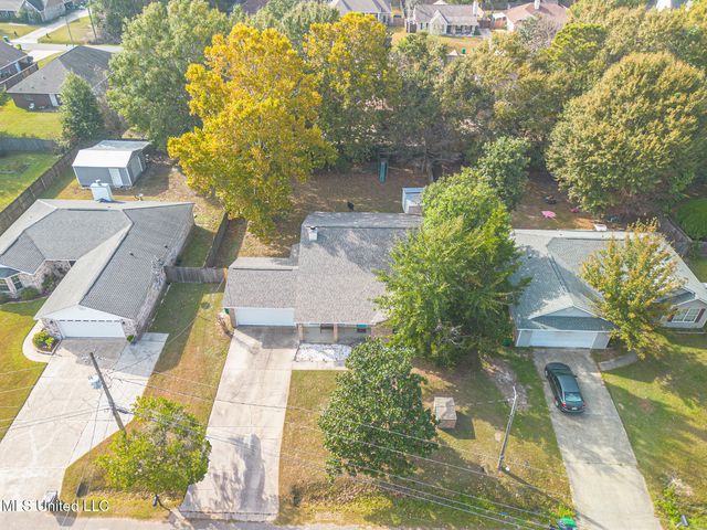 3225 N 5th Street, Ocean Springs, MS 39564