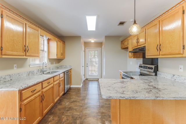 3225 N 5th Street, Ocean Springs, MS 39564