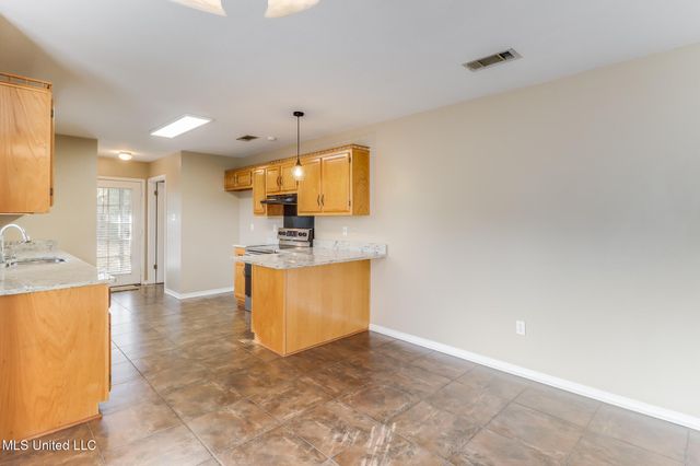 3225 N 5th Street, Ocean Springs, MS 39564