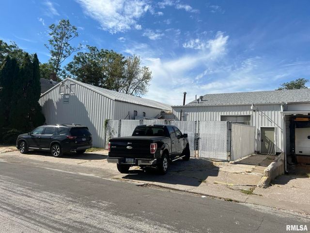 500 46TH Street, Rock Island, IL 61201