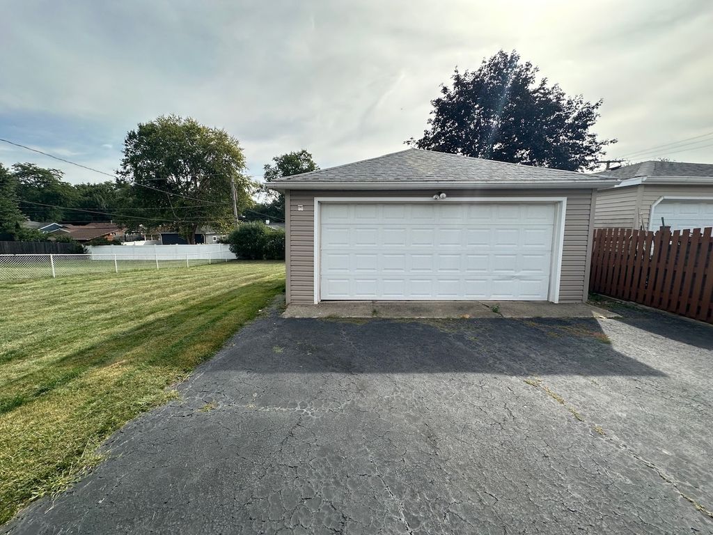 2402 Rohlwing Road, Rolling Meadows, IL 60008 — photo 3