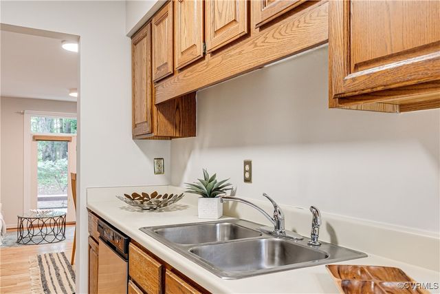 2760 Old Point Dr, Henrico, VA 23233
