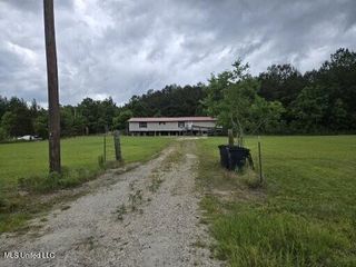 4477 N Highway 43, Carriere, MS 39426