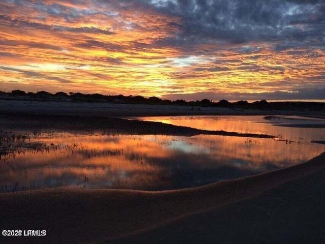 6 Harbor Dr N Unit M318, Harbor Island, SC 29920