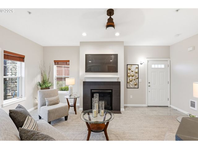 10890 Ne RED WING Way 102, Beaverton, OR 97006