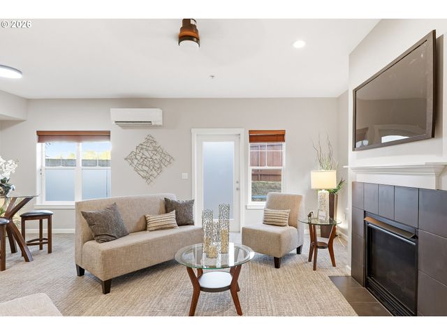 10890 Ne RED WING Way 102, Beaverton, OR 97006