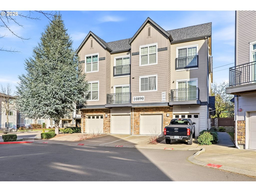 10890 Ne RED WING Way 102, Beaverton, OR 97006