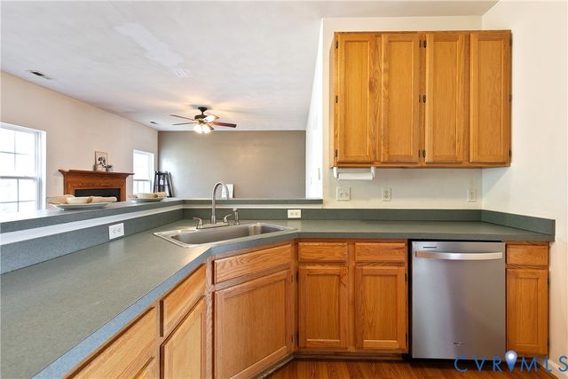 13613 Laketree Dr, Chester, VA 23831