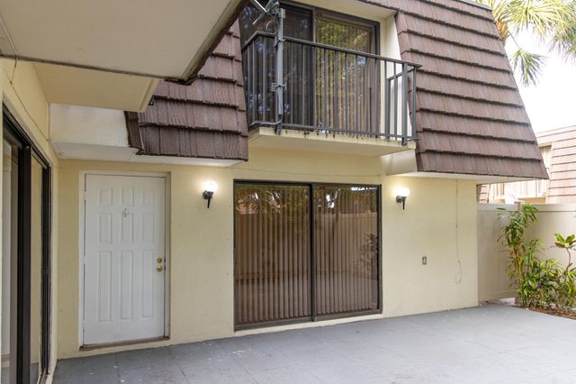 7406 74TH Way, West Palm Beach, FL 33407