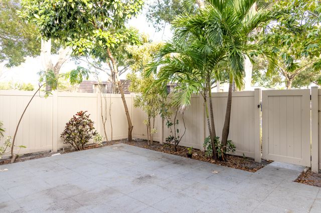 7406 74TH Way, West Palm Beach, FL 33407