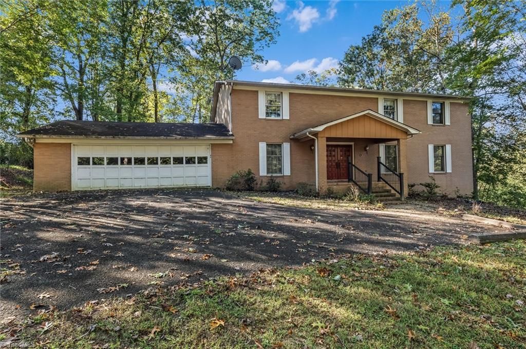 482 Cross Creek Drive, Mount Airy, NC 27030
