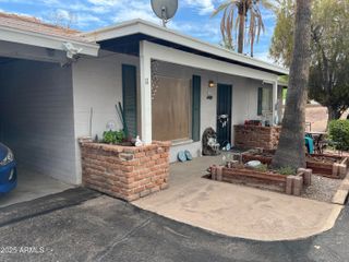 524 W FAIRWAY Drive 11, Mesa, AZ 85201