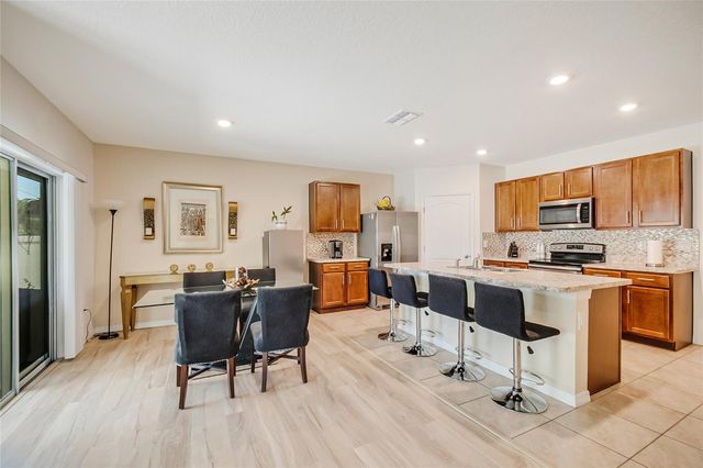 523 AUBURN GROVE TERRACE, Auburndale, FL 33823