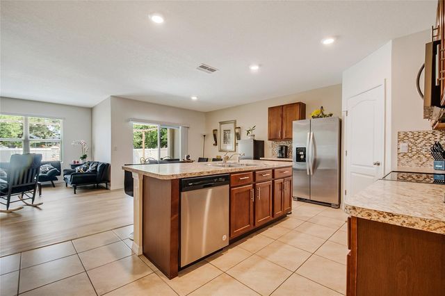 523 AUBURN GROVE TERRACE, Auburndale, FL 33823