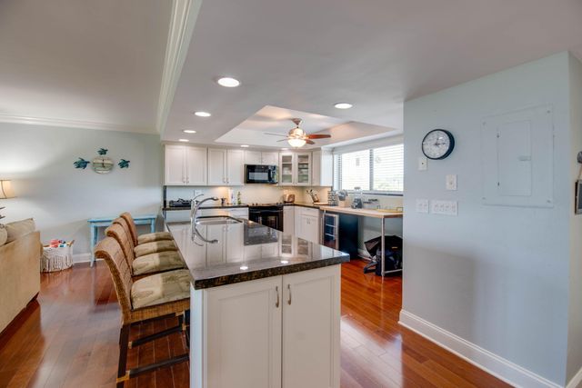 1800 Atlantic Blvd Apt B218, Key West, FL 33040