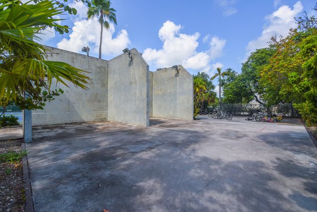 1800 Atlantic Blvd Apt B218, Key West, FL 33040