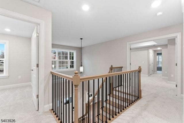 105 Junction Rd, Hampton Boro, NJ 08827