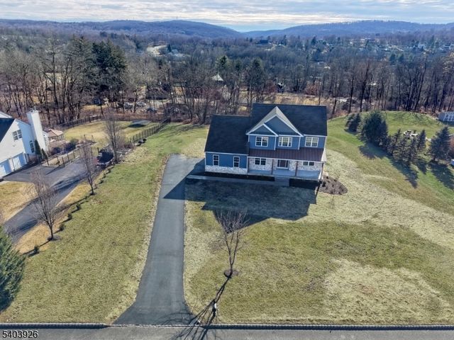 105 Junction Rd, Hampton Boro, NJ 08827