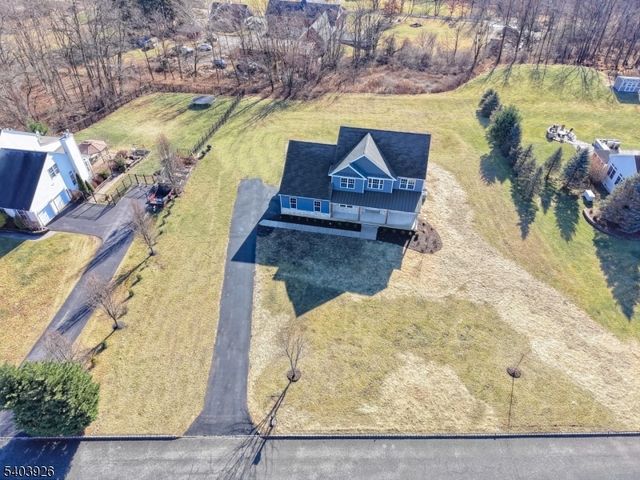 105 Junction Rd, Hampton Boro, NJ 08827