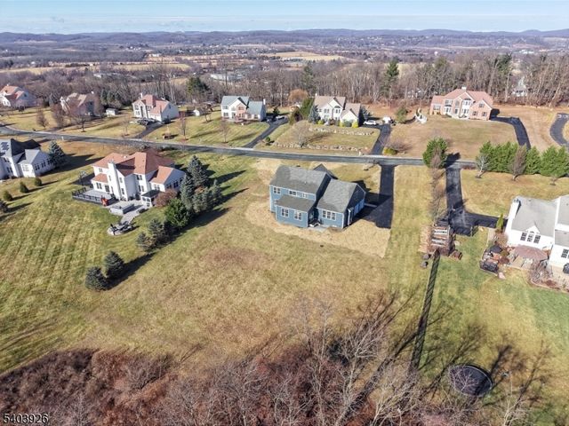 105 Junction Rd, Hampton Boro, NJ 08827