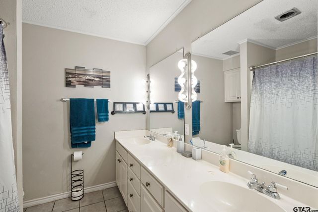 2103 Easy St, Tyler, TX 75703