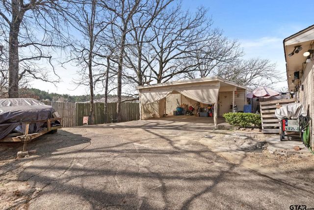 2103 Easy St, Tyler, TX 75703
