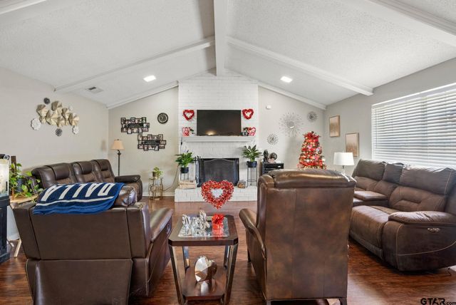 2103 Easy St, Tyler, TX 75703
