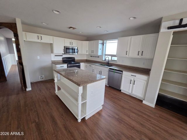 775 E LESLIE Avenue, San Tan Valley, AZ 85140