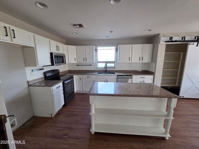 775 E LESLIE Avenue, San Tan Valley, AZ 85140