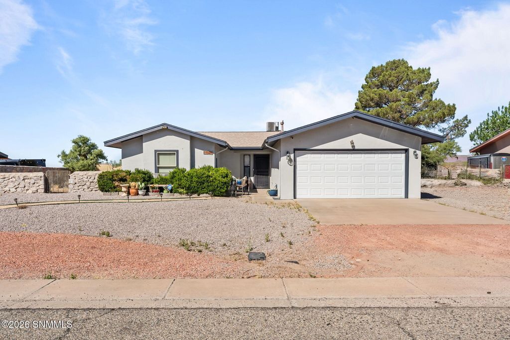 5480 Amarillo Del Sol, Las Cruces, NM 88007