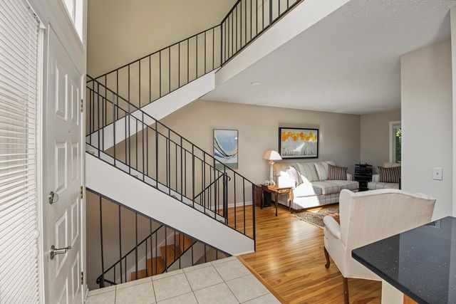 1182 Saint Clair Avenue, Saint Paul, MN 55105
