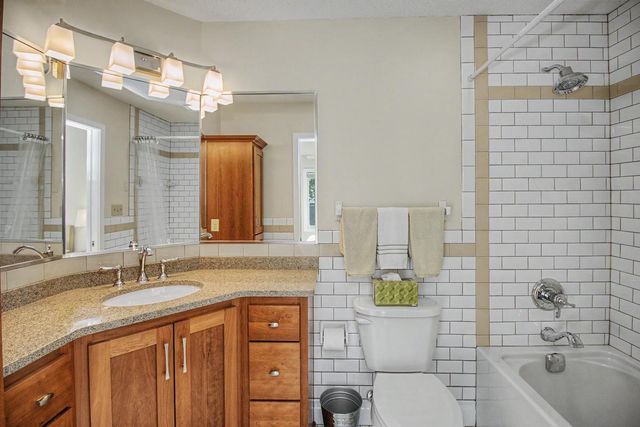 1182 Saint Clair Avenue, Saint Paul, MN 55105