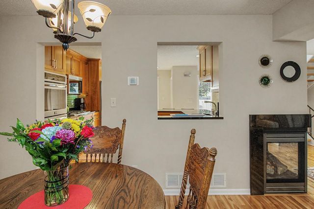 1182 Saint Clair Avenue, Saint Paul, MN 55105