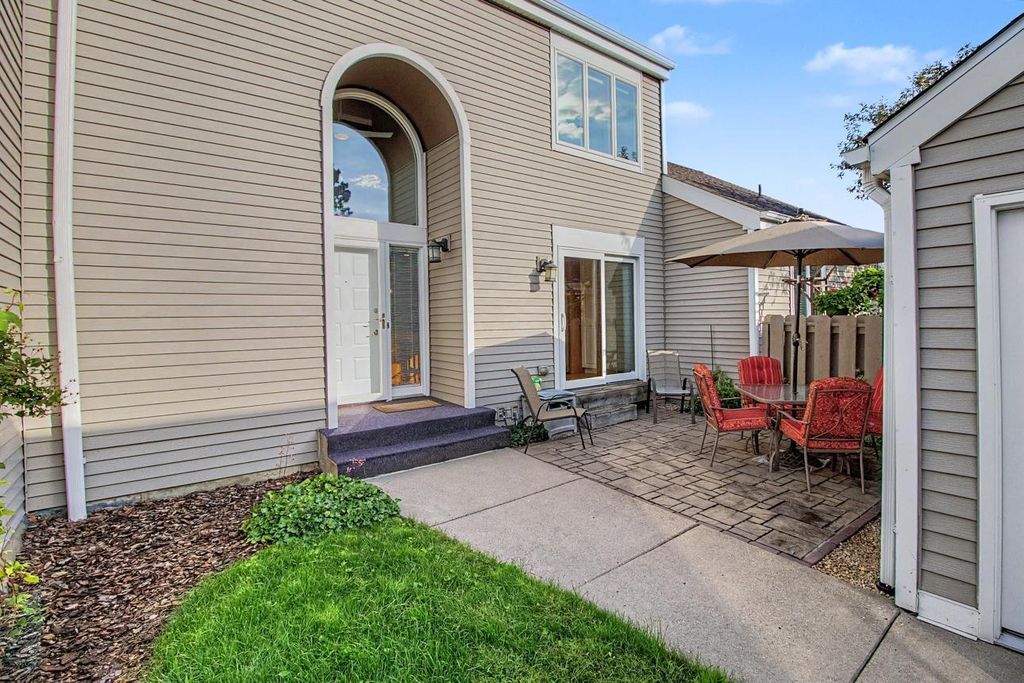 1182 Saint Clair Avenue, Saint Paul, MN 55105