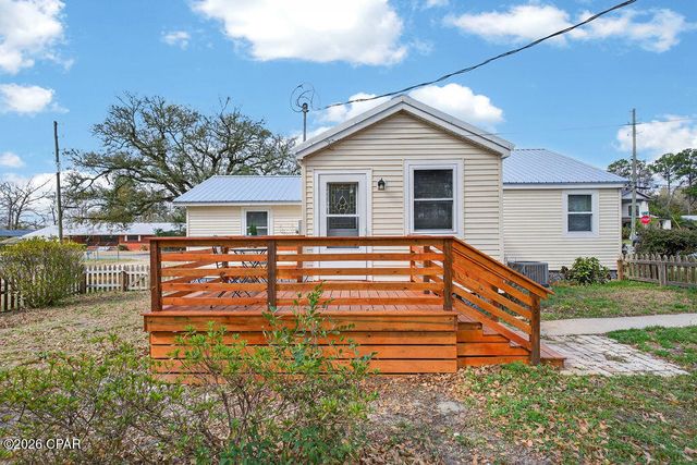 1331 Coggin Avenue, Chipley, FL 32428