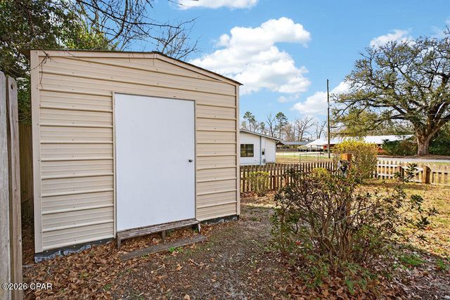 1331 Coggin Avenue, Chipley, FL 32428