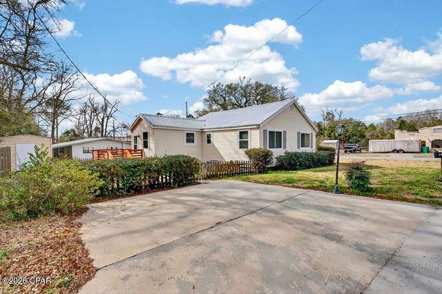 1331 Coggin Avenue, Chipley, FL 32428