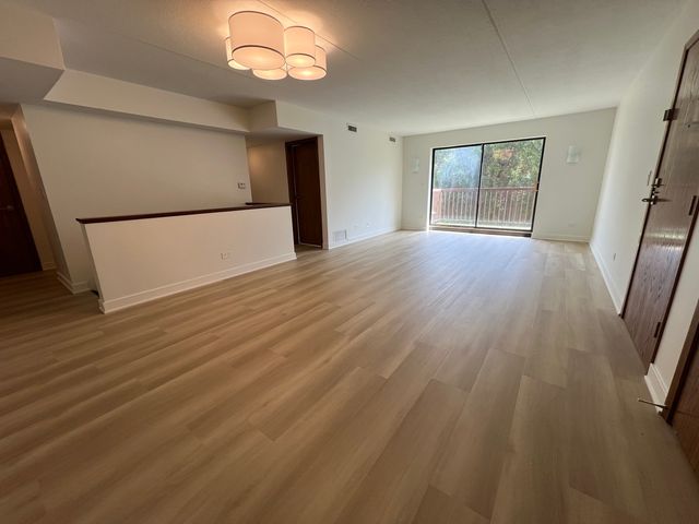 2416 W Foster Avenue 1N, Chicago, IL 60625