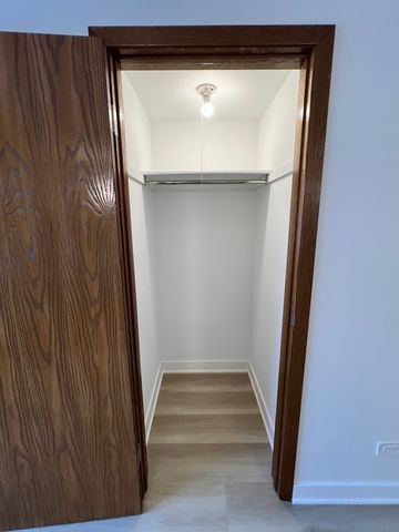 2416 W Foster Avenue 1N, Chicago, IL 60625