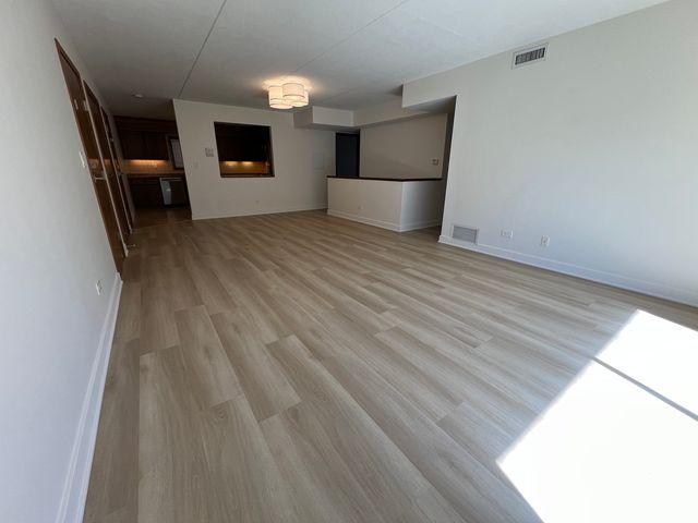 2416 W Foster Avenue 1N, Chicago, IL 60625