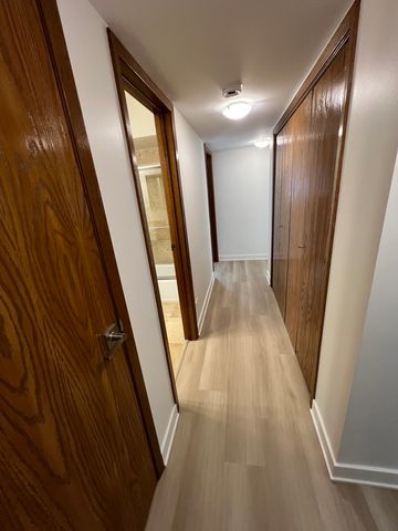 2416 W Foster Avenue 1N, Chicago, IL 60625