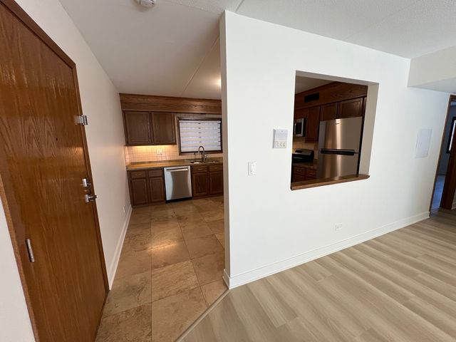 2416 W Foster Avenue 1N, Chicago, IL 60625