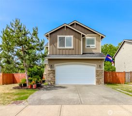 1605 Riddell Avenue NE, Orting, WA 98360