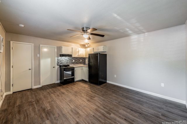122 Roundtree Ln Apt 6, San Antonio, TX 78233