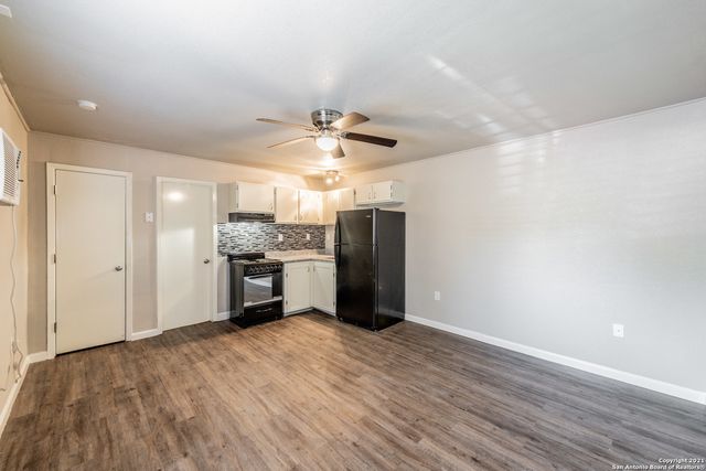 122 Roundtree Ln Apt 6, San Antonio, TX 78233